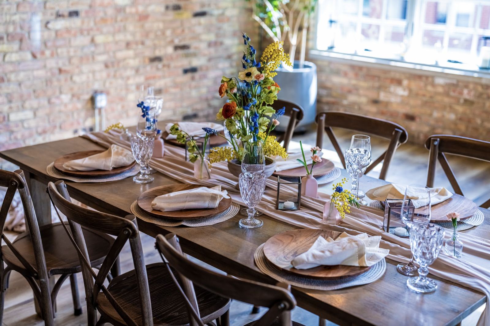 6 Ideas for Spring Dinner Parties in Chicago