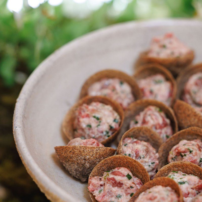 Entrecôte à la bordelaise served in buckwheat cups